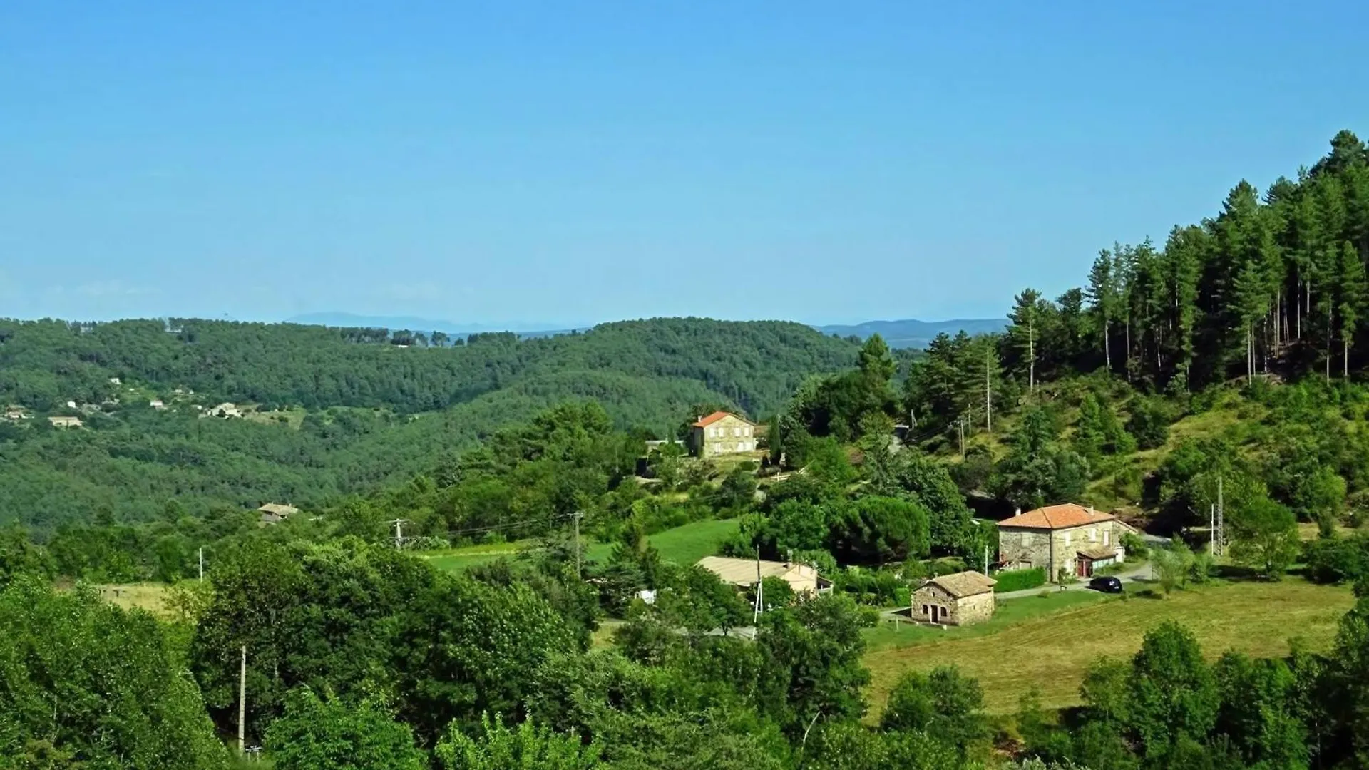 Klimatisiertes Ferienhaus Mit Pool Chassiers Holiday home