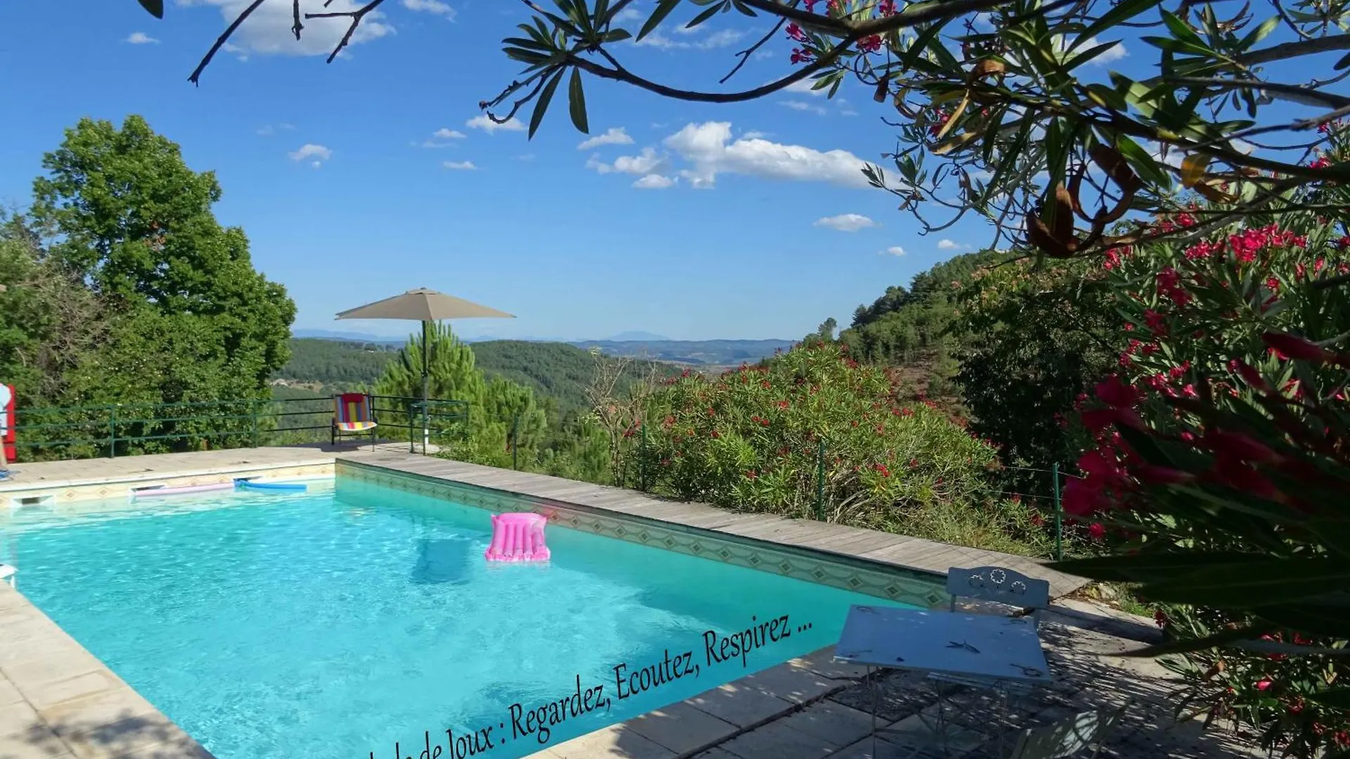 Klimatisiertes Ferienhaus Mit Pool Chassiers 0*,